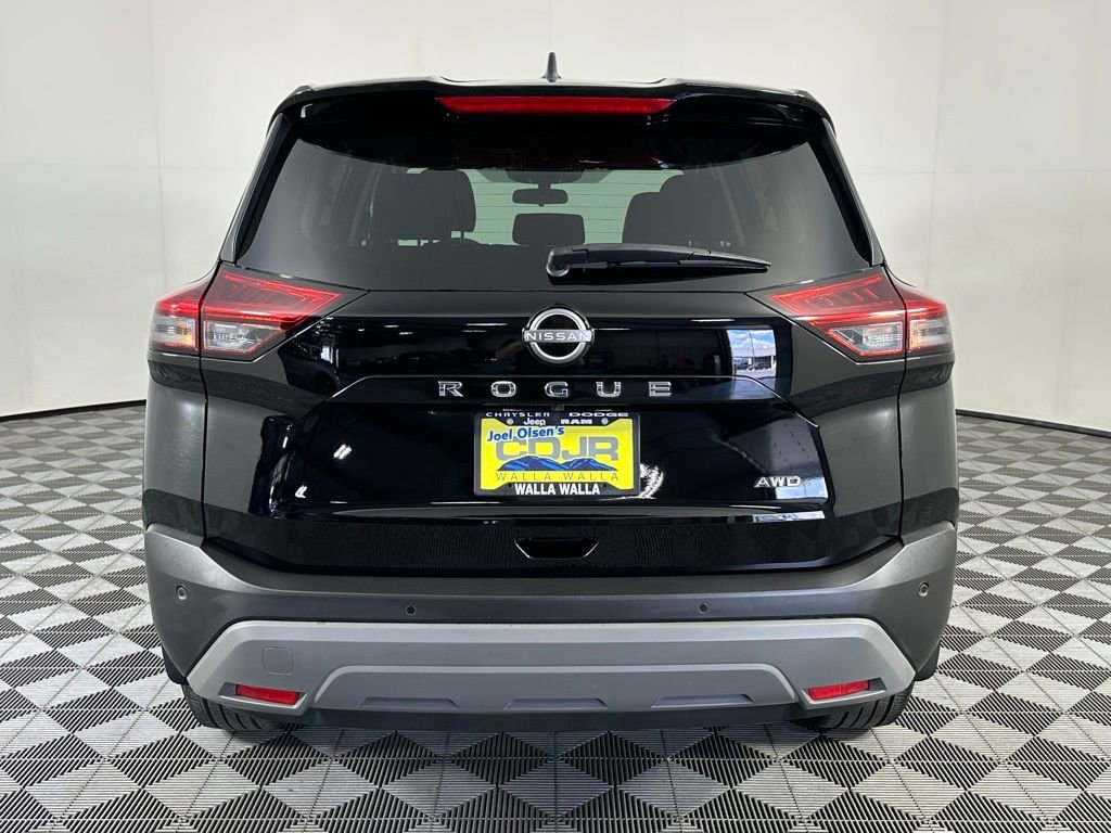 Used 2023 Nissan Rogue S image 16
