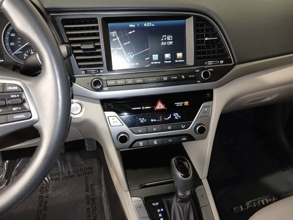 Used 2017 Hyundai Elantra Limited w/ Limited Tech Package 04 FWD image 18