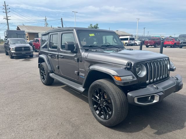 Used 2021 Jeep Wrangler Unlimited Sahara w/ Cold Weather Group AWD/4WD image 11