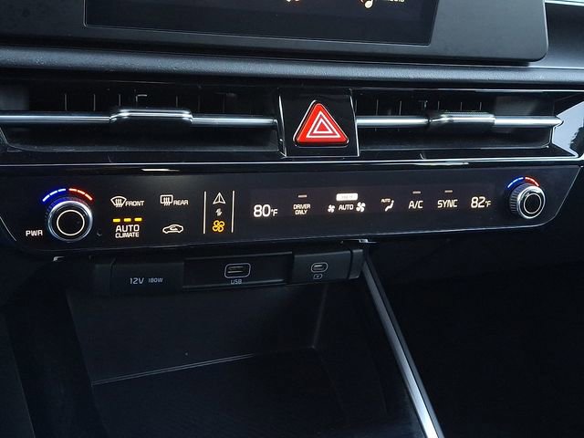 Certified 2025 Kia Niro LX image 16