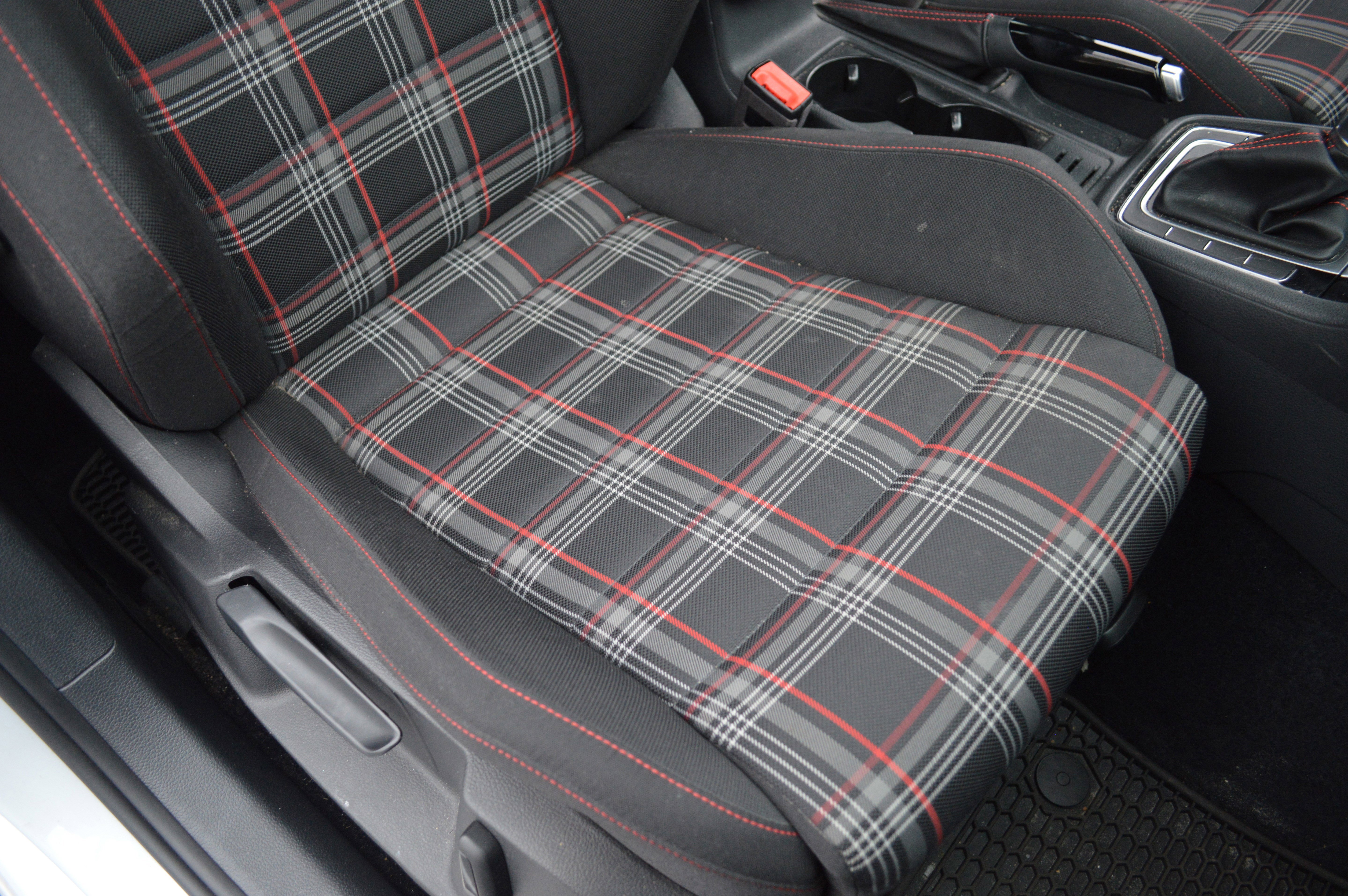 Used 2018 Volkswagen GTI SE image 38