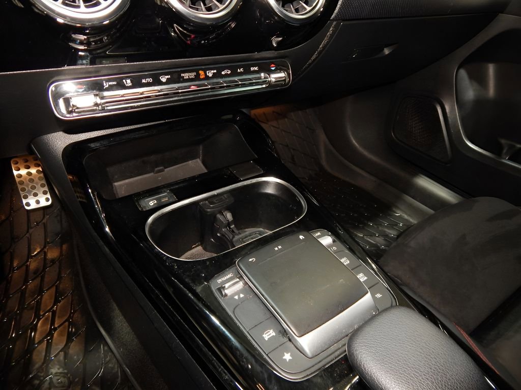 Used 2021 Mercedes-Benz A 35 AMG 4MATIC image 19