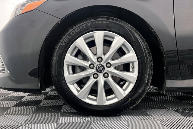 Used 2018 Toyota Camry LE FWD image 10