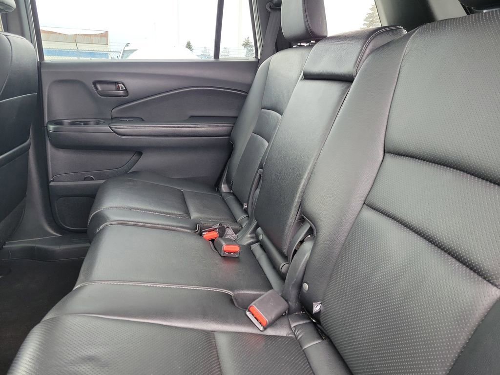 Used 2023 Honda Passport EX-L image 11