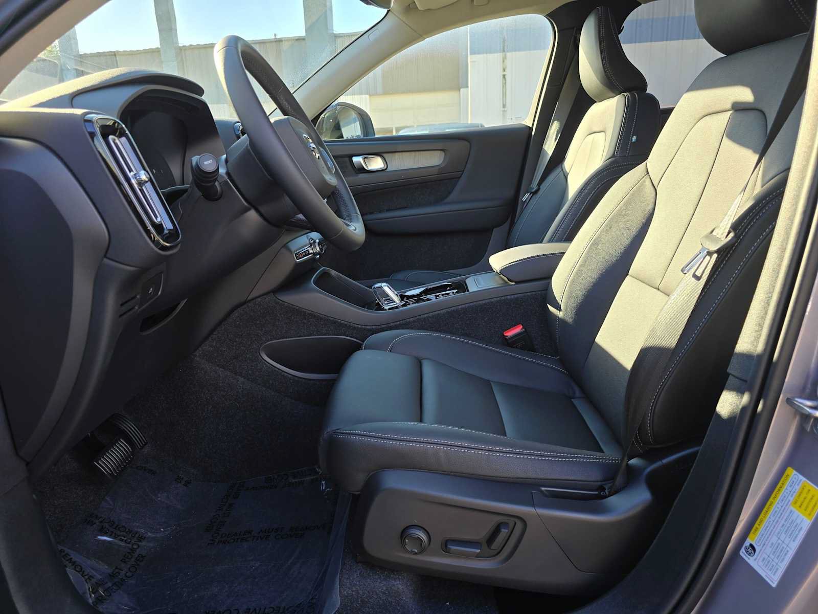 New 2026 Volvo XC40 B5 Plus w/ Protection Package Premier AWD/4WD image 27