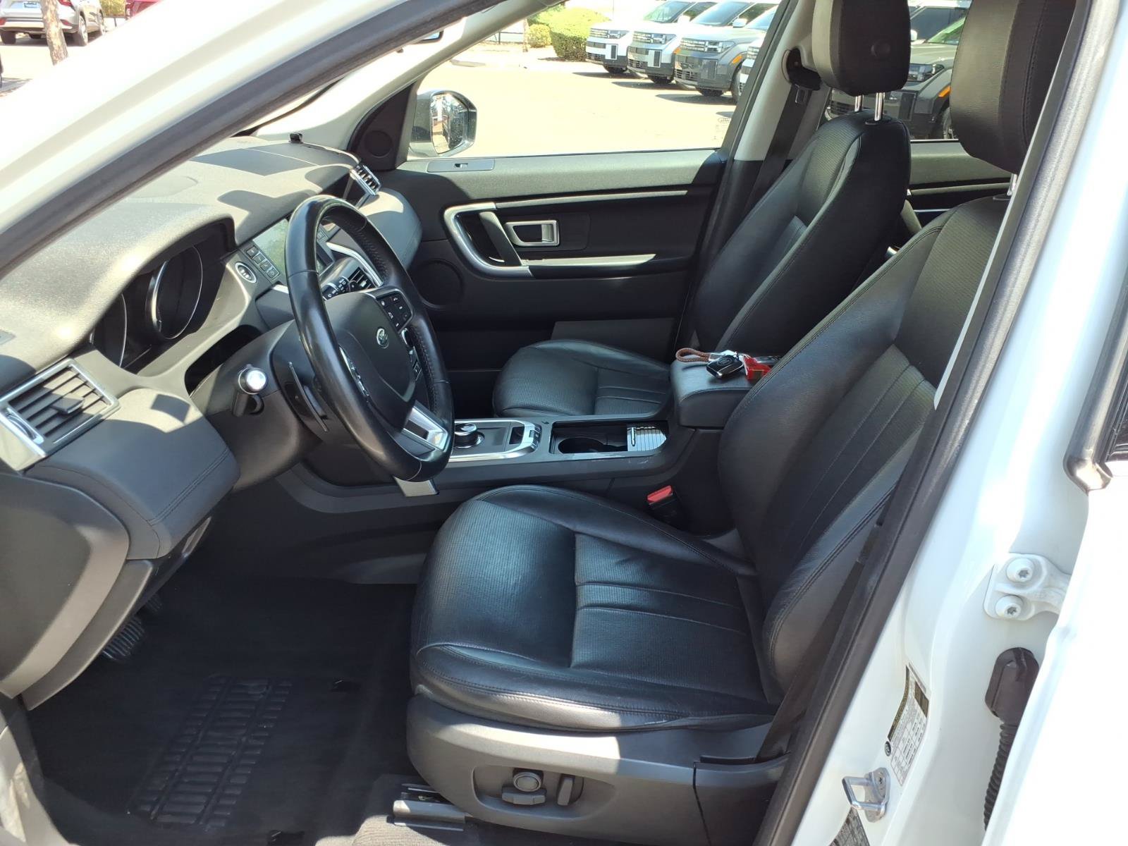 Used 2019 Land Rover Discovery Sport SE AWD/4WD image 12