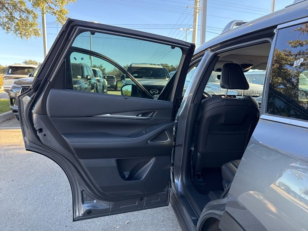 New 2026 INFINITI QX60 Luxe w/ Cargo Package AWD/4WD image 34