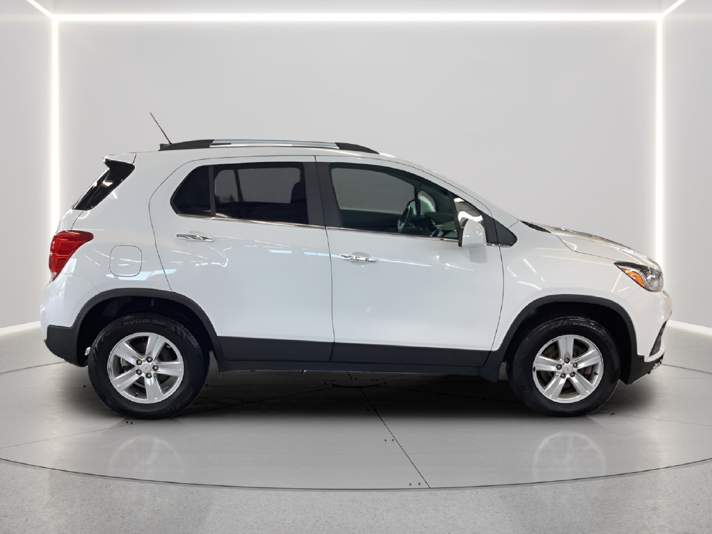 Used 2019 Chevrolet Trax LT w/ LT Convenience Package AWD/4WD image 25