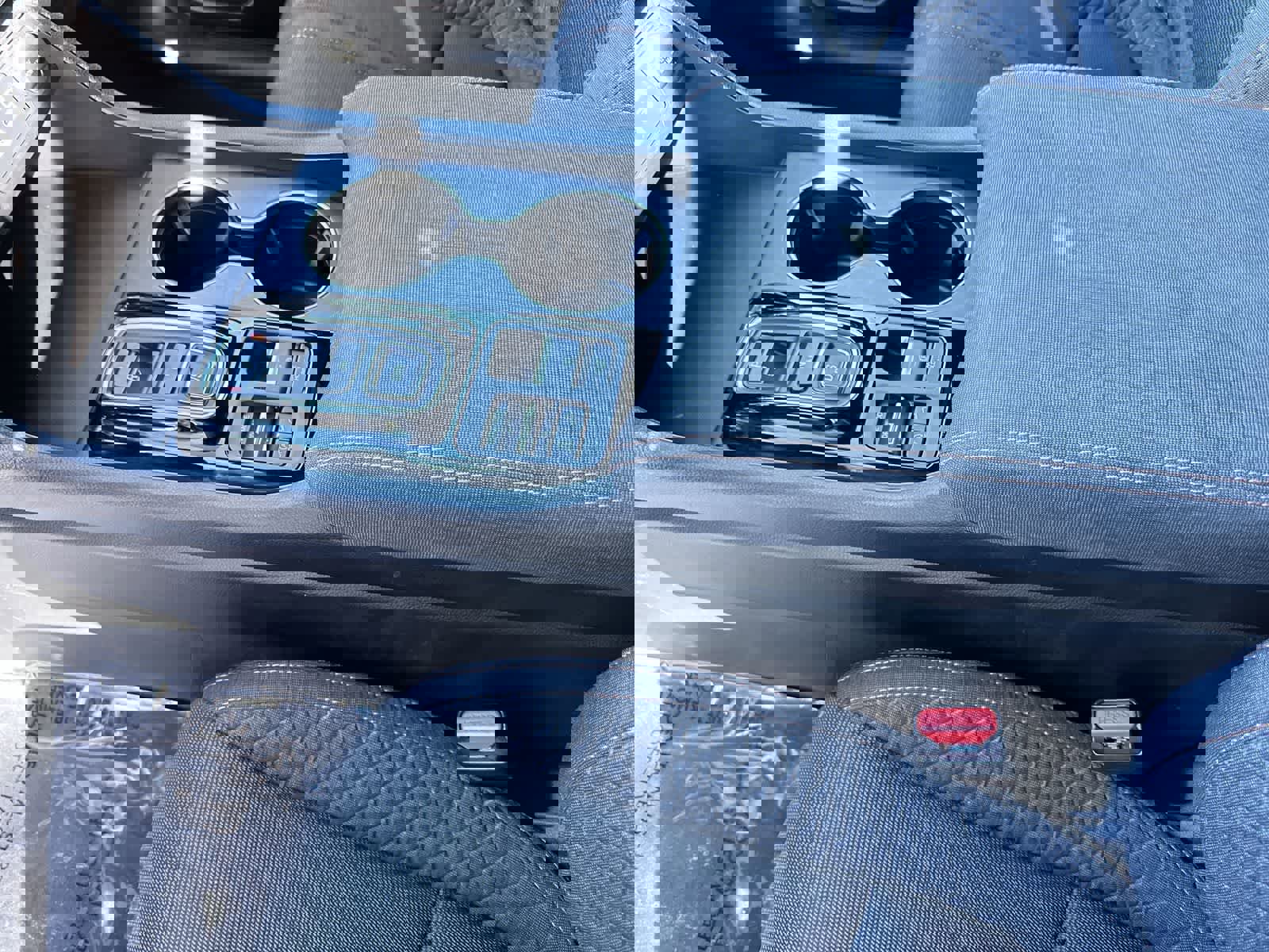 Used 2023 Honda Pilot Sport image 34