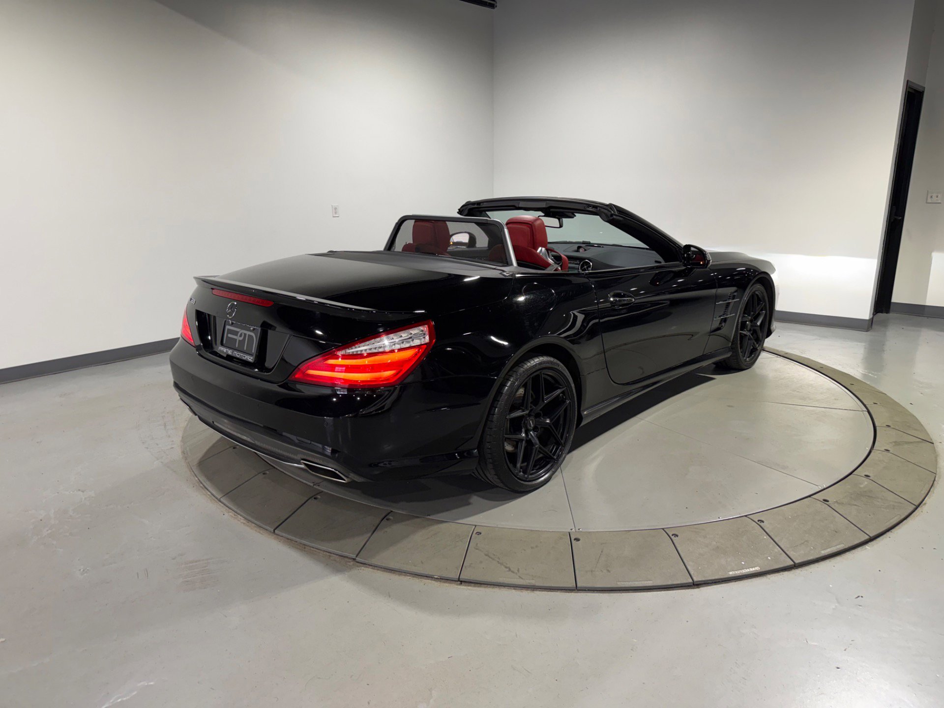 Used 2016 Mercedes-Benz SL 550 image 14