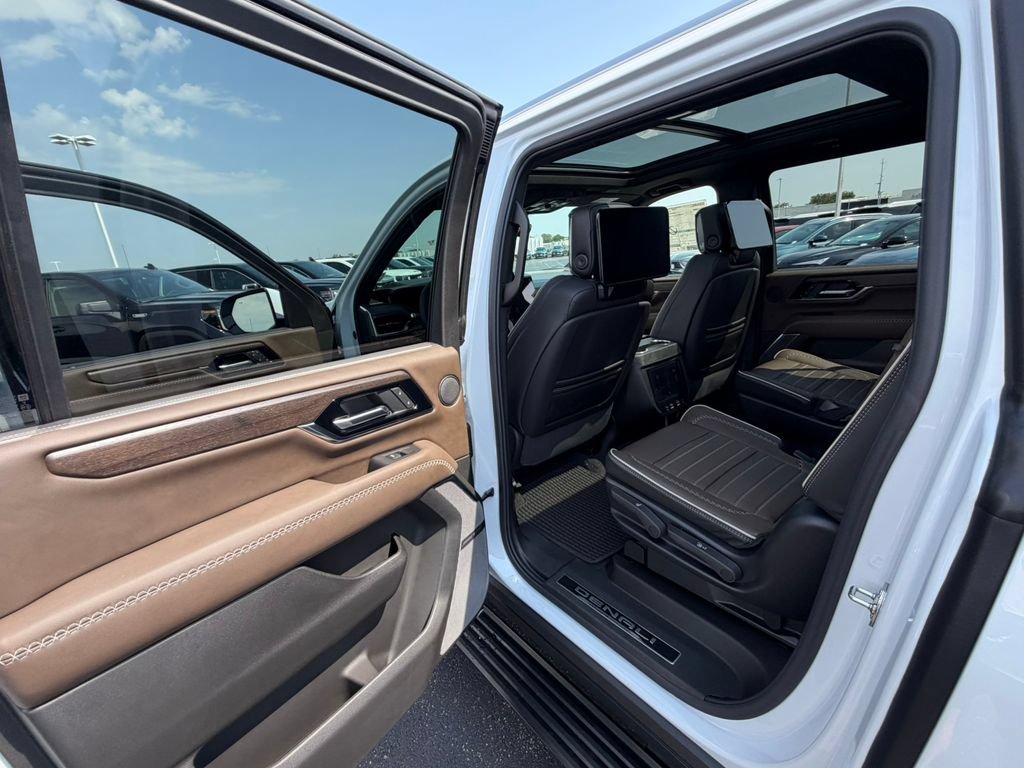 New 2026 GMC Yukon XL Denali Ultimate AWD/4WD image 38