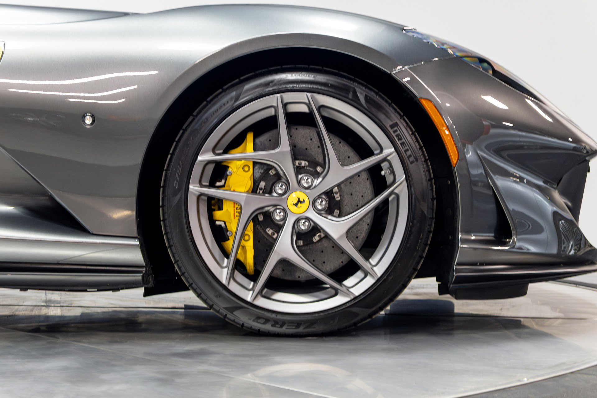 Used 2020 Ferrari 812 Superfast RWD image 22