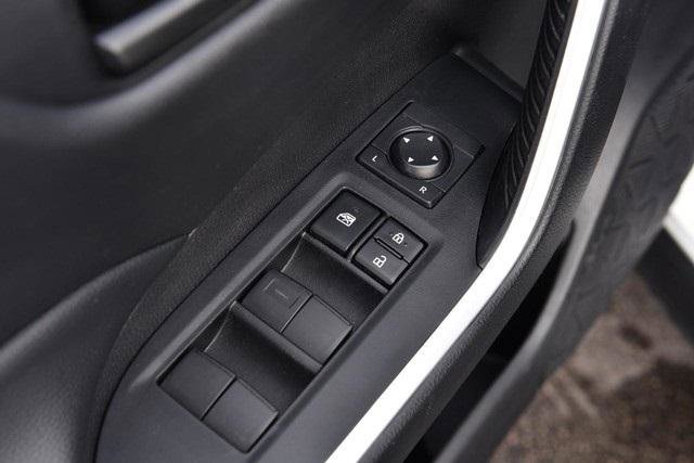 Used 2024 Toyota RAV4 LE image 9