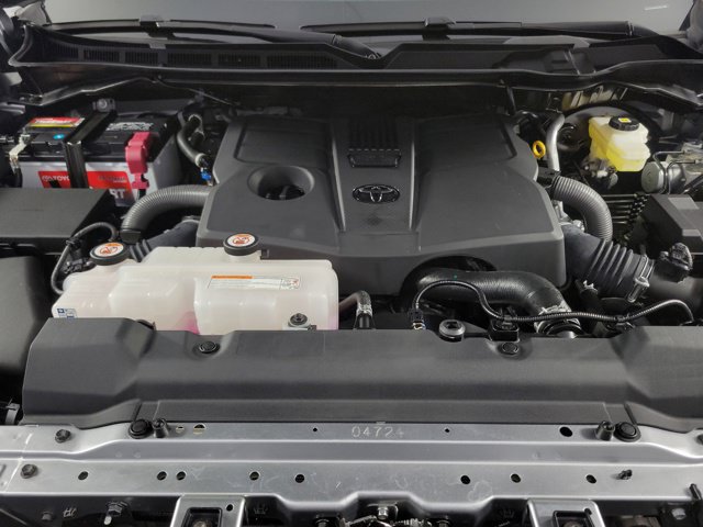 Used 2022 Toyota Tundra SR5 w/ SR5 Convenience Package AWD/4WD image 14