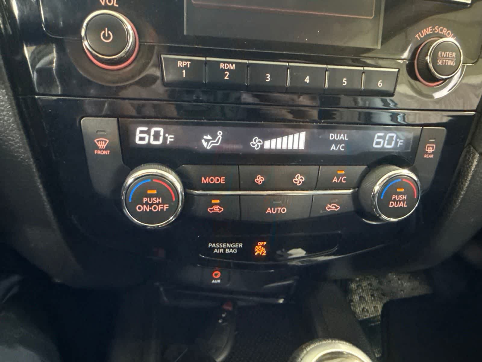 Used 2017 Nissan Rogue SV FWD image 26