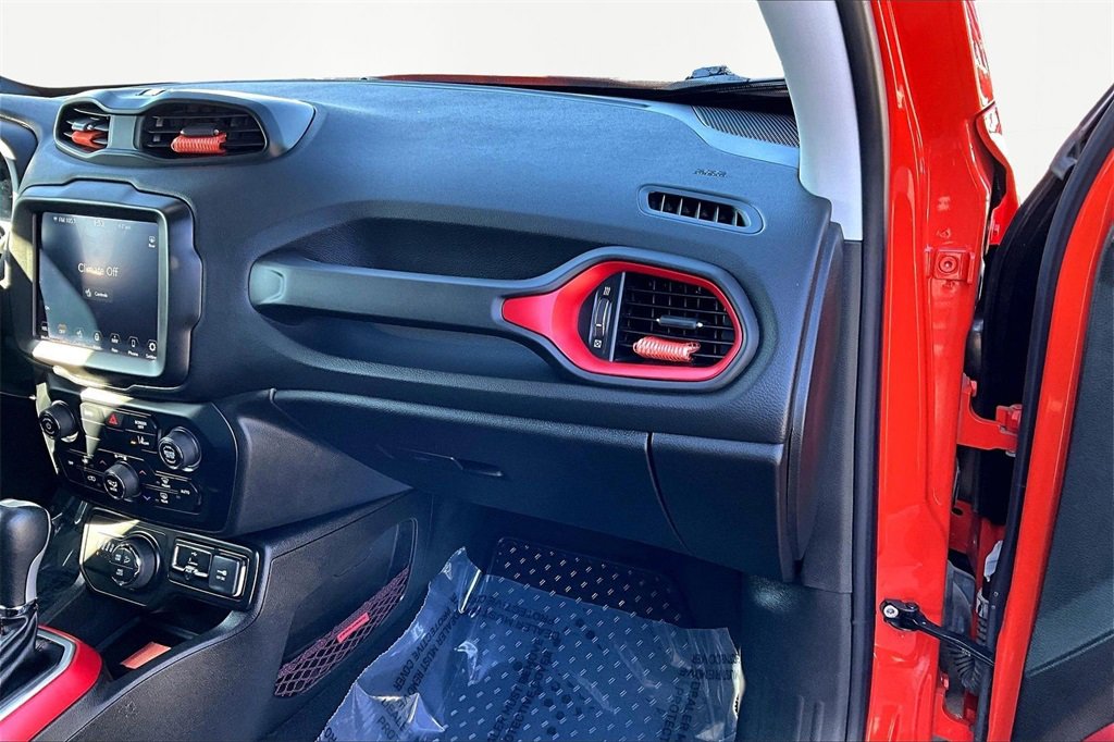 Used 2021 Jeep Renegade Trailhawk image 17