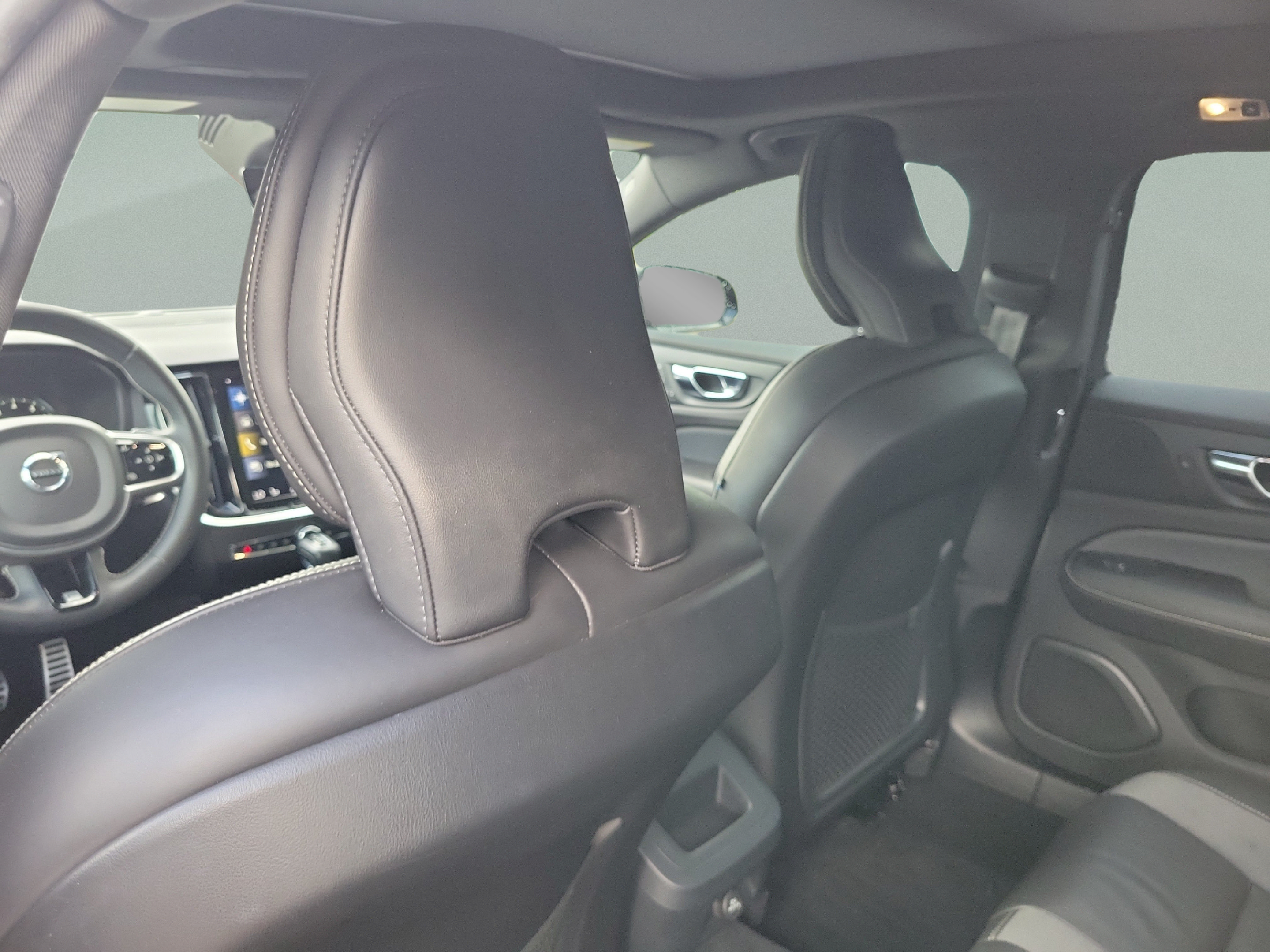 Used 2019 Volvo S60 T5 R-Design FWD image 10