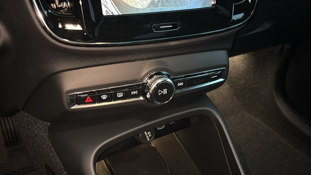 New 2026 Volvo XC40 B5 Ultra w/ Climate Package AWD/4WD image 20