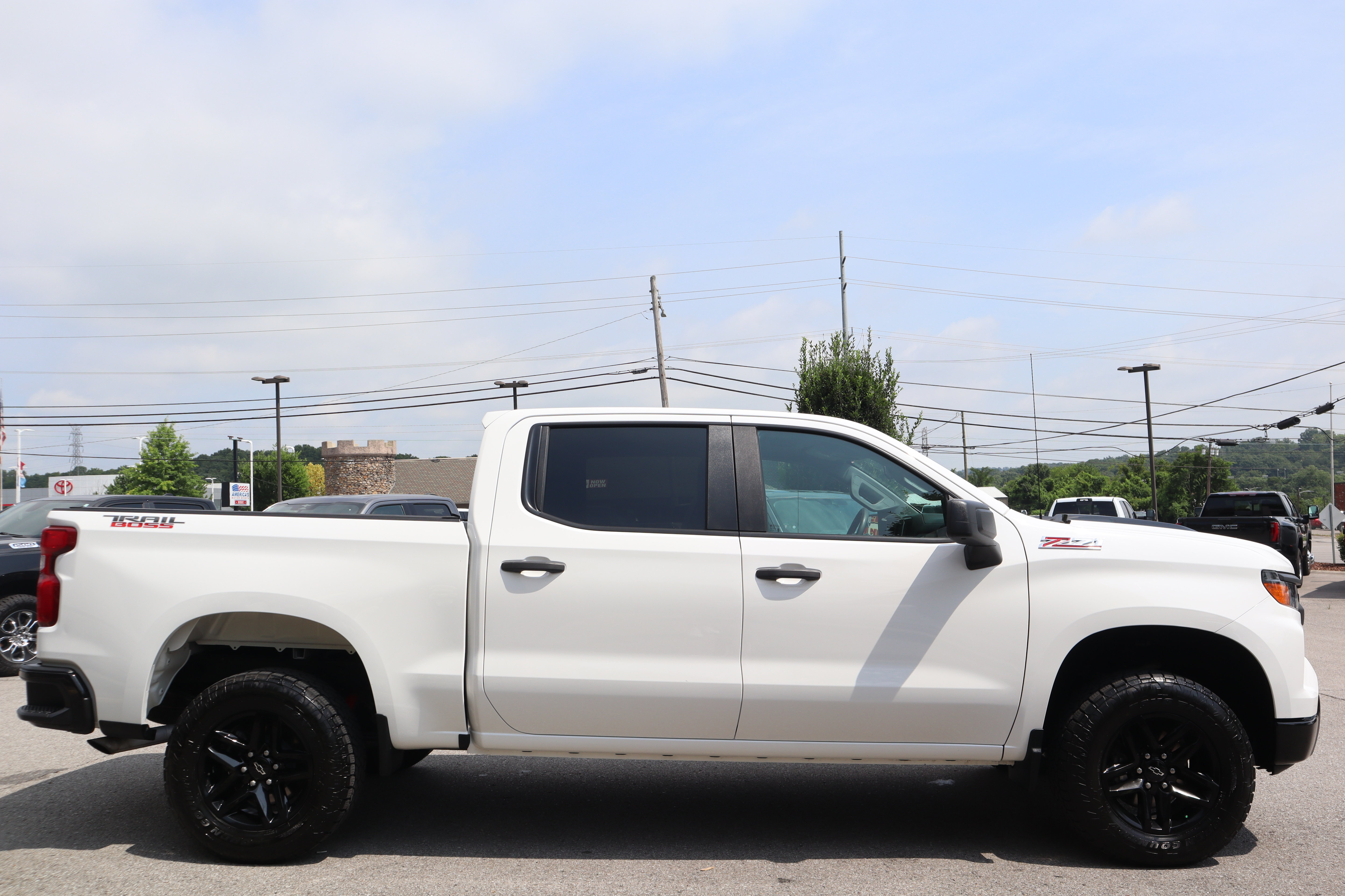 Used 2022 Chevrolet Silverado 1500 Custom Trail Boss AWD/4WD image 6