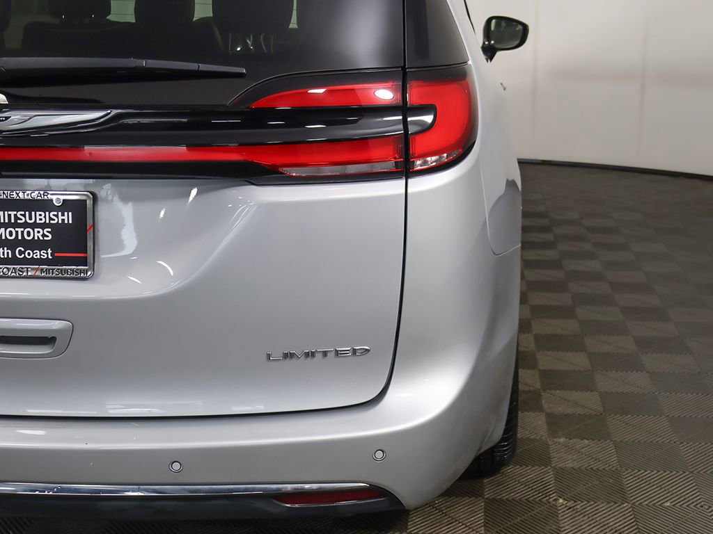 Used 2024 Chrysler Pacifica Limited FWD image 20