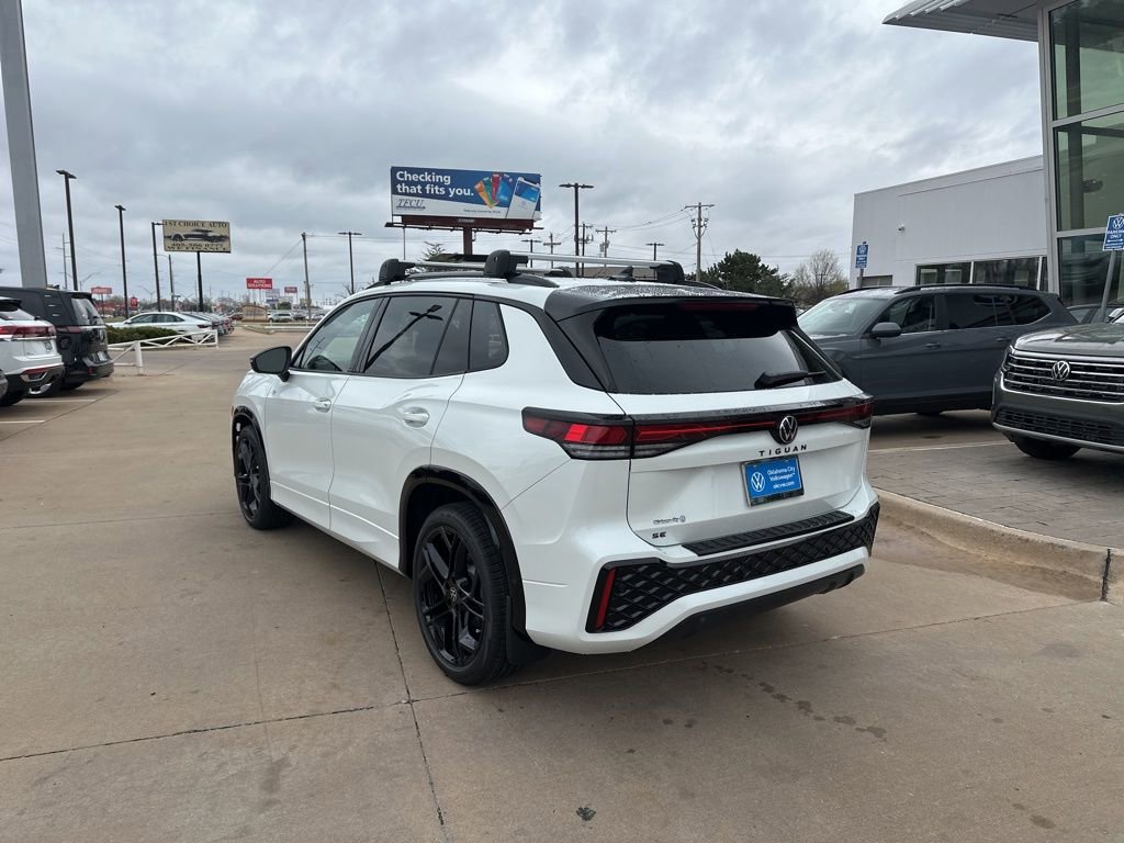 New 2026 Volkswagen Tiguan SE R-Line FWD image 8