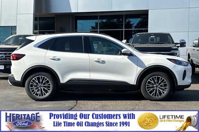 New 2024 Ford Escape SE w/ PHEV Premium Package FWD image 3