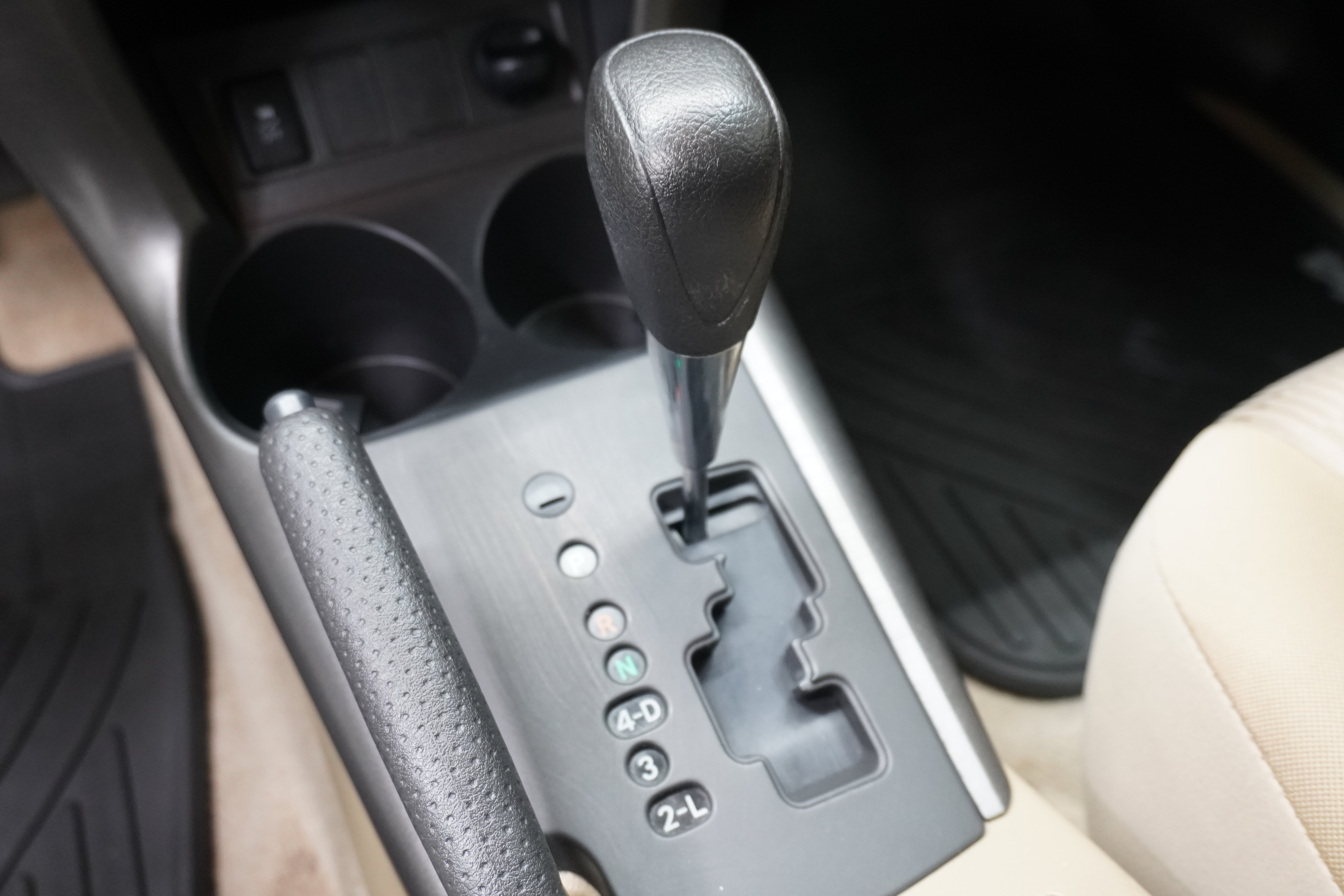 Used 2011 Toyota RAV4 2WD V6 w/ Base V6 Extra Value Pkg image 18