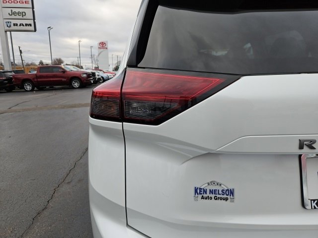 Used 2024 Nissan Rogue S image 5