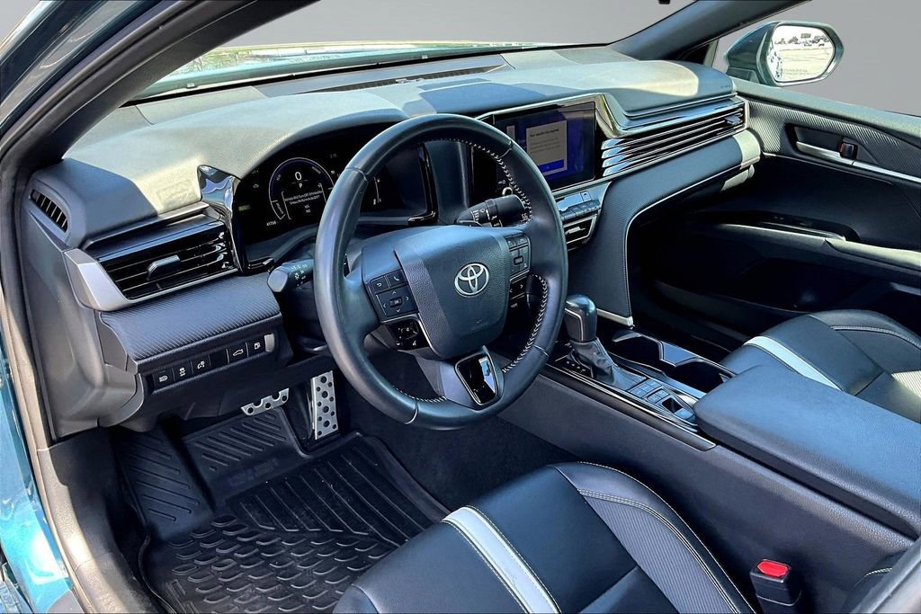 Used 2025 Toyota Camry SE image 14