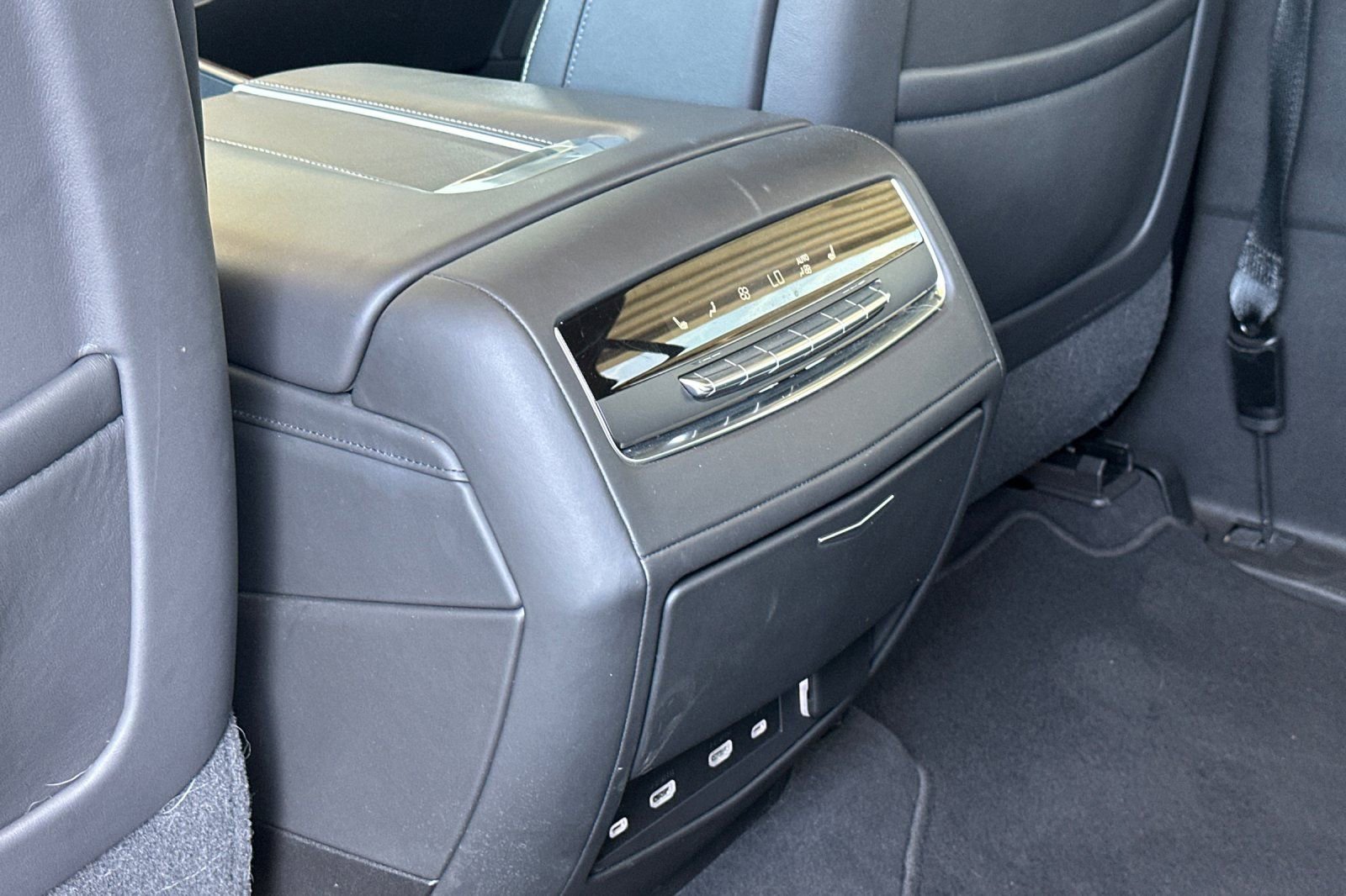 Used 2021 Cadillac Escalade ESV Sport Platinum AWD/4WD image 15