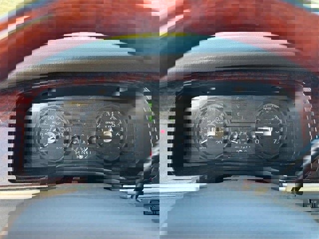 Used 2007 Lincoln Town Car Signature Limited image 19