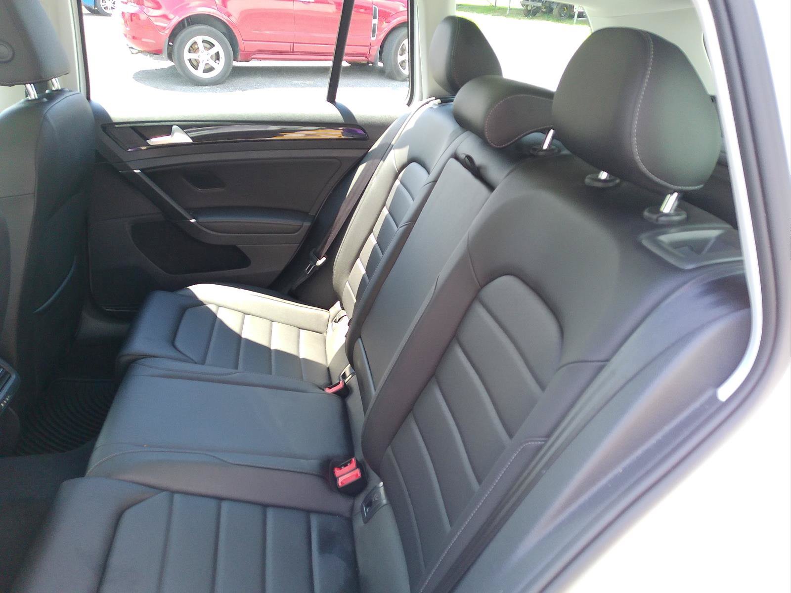 Used 2018 Volkswagen Golf SEL FWD image 23