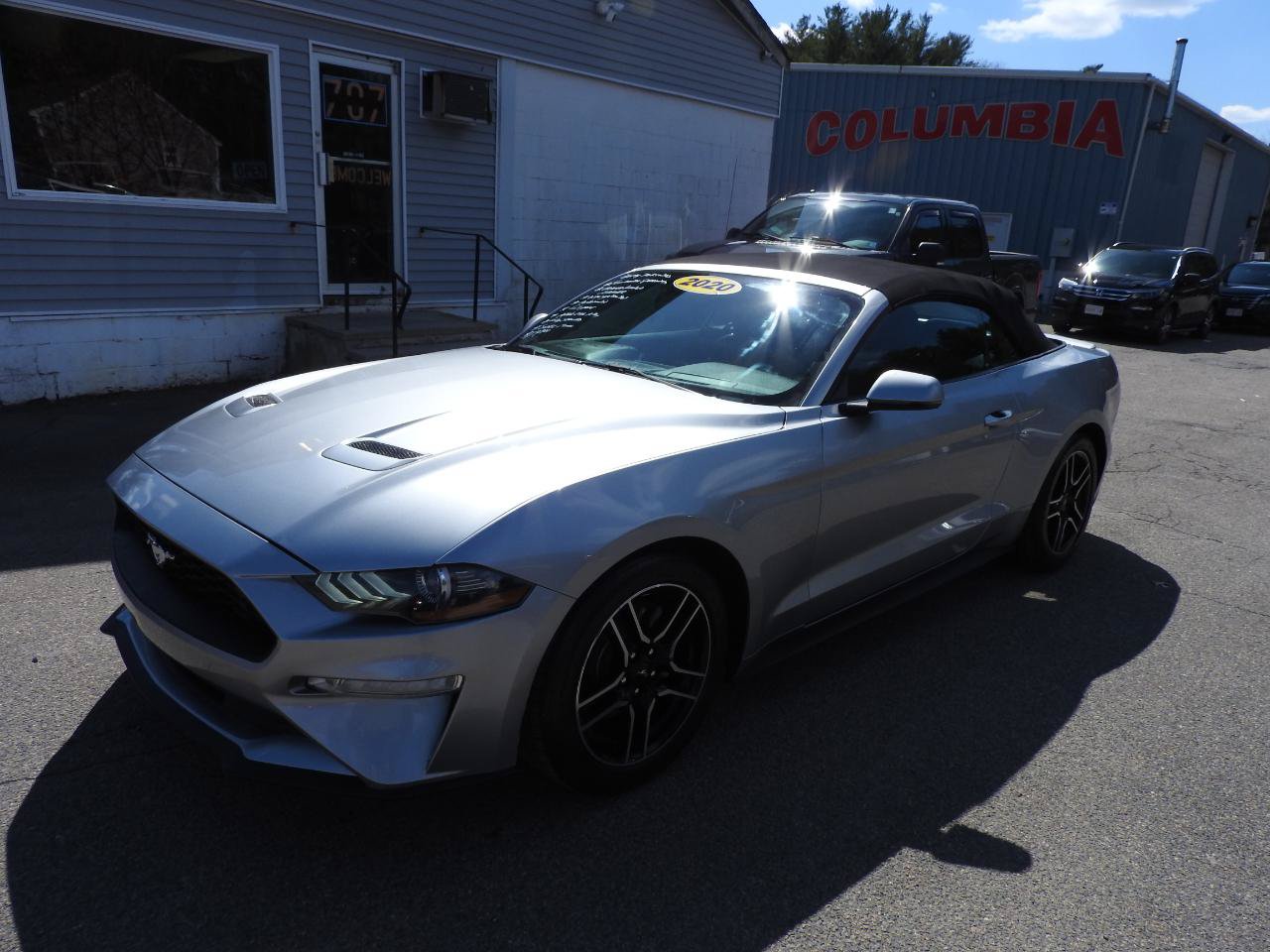 Used 2020 Ford Mustang Premium RWD image 2