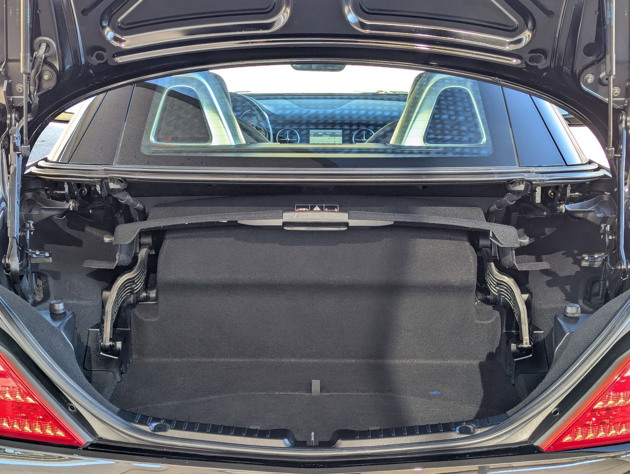 Used 2013 Mercedes-Benz SLK 250 image 22