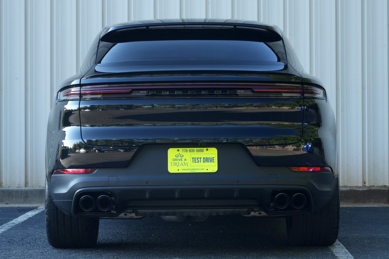 Used 2025 Porsche Cayenne Coupe AWD/4WD image 11