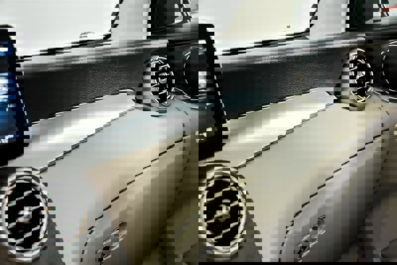 Used 2022 Mercedes-Benz GLC 300 4MATIC image 34