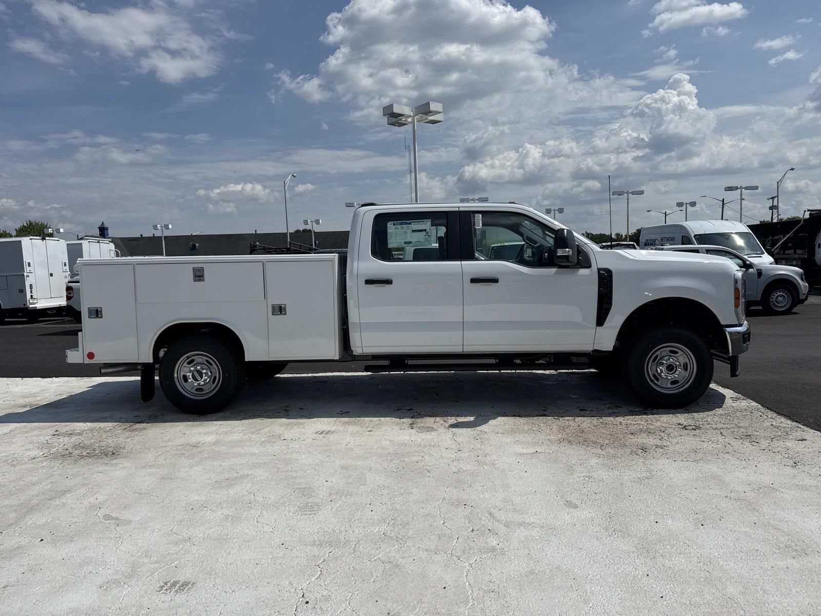New 2027 Ford F250 XL w/ XL Chrome Package AWD/4WD image 2