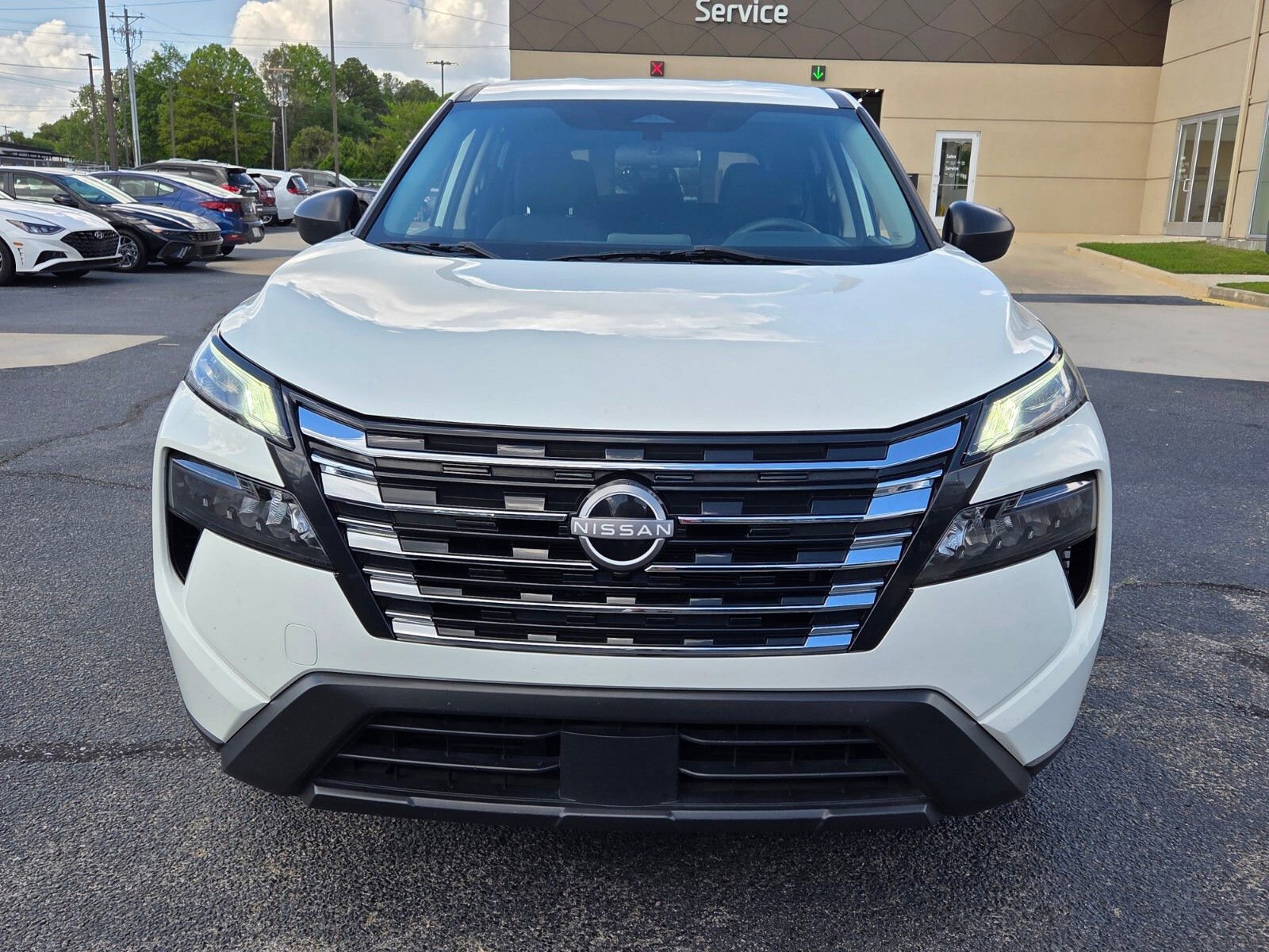 Used 2024 Nissan Rogue S image 2