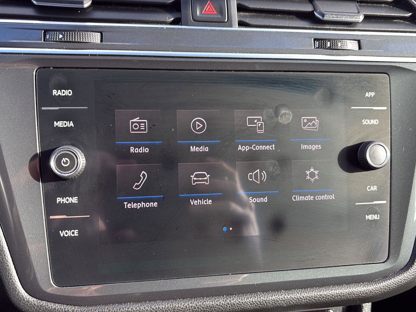 Used 2020 Volkswagen Tiguan SE image 20