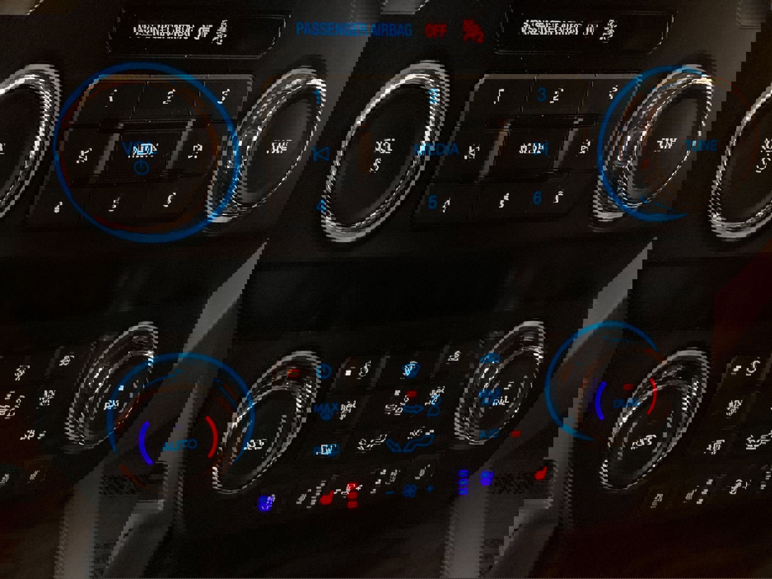 Used 2019 Ford F150 Lariat w/ Equipment Group 501A Mid image 33