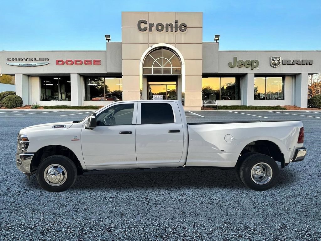 New 2026 RAM 3500 Tradesman AWD/4WD image 6