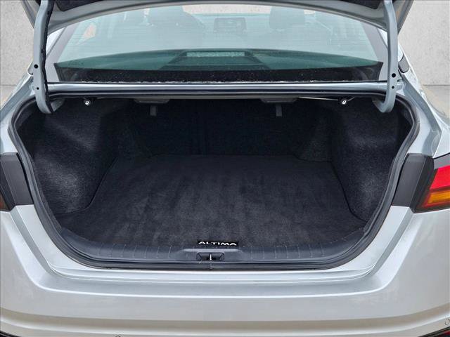 Used 2025 Nissan Altima 2.5 SV FWD image 7