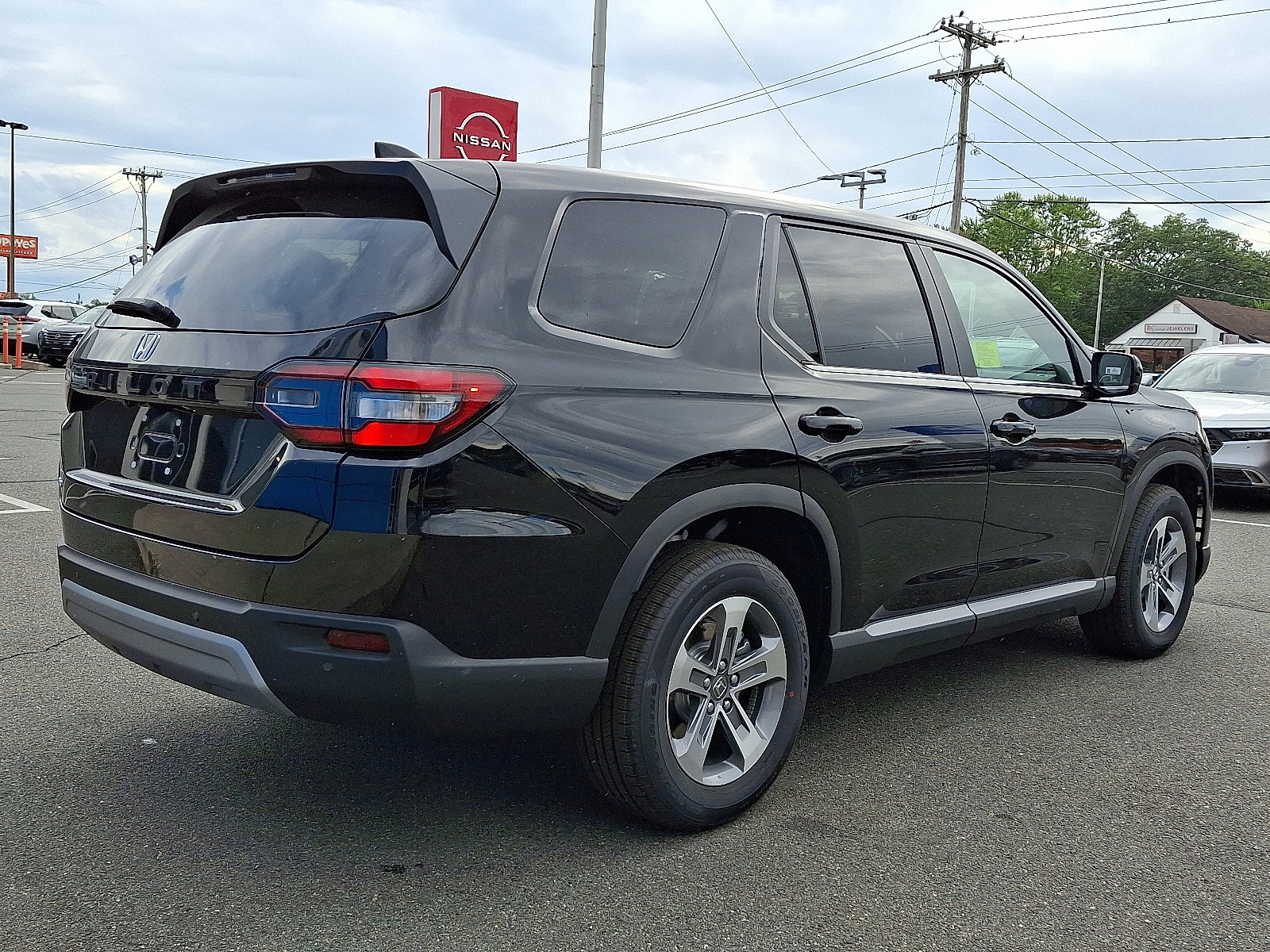 New 2025 Honda Pilot EX-L image 3