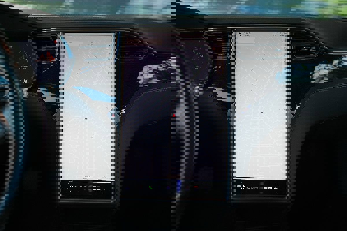 Used 2020 Tesla Model S Long Range Plus image 19