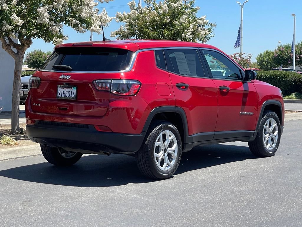 Used 2025 Jeep Compass Sport AWD/4WD image 4