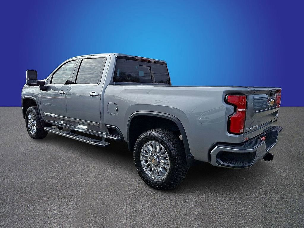 Used 2025 Chevrolet Silverado 2500 High Country w/ High Country Premium Package AWD/4WD image 7