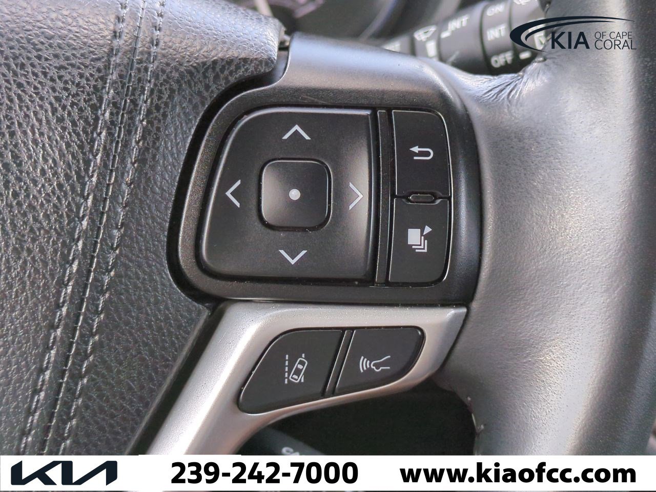 Used 2019 Toyota Highlander XLE image 28