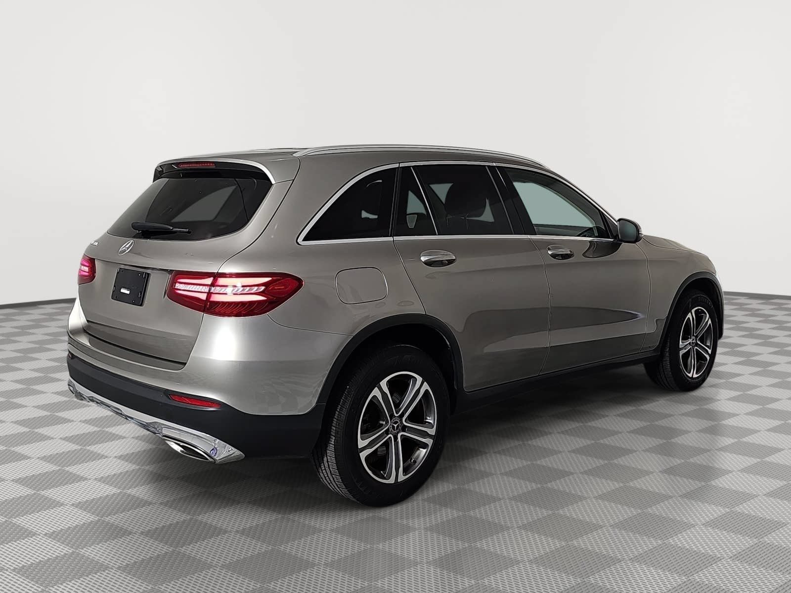 Used 2019 Mercedes-Benz GLC 300 w/ Premium Package image 8