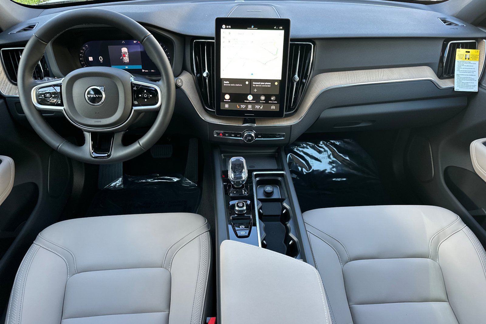 New 2026 Volvo XC60 B5 Plus AWD/4WD image 10