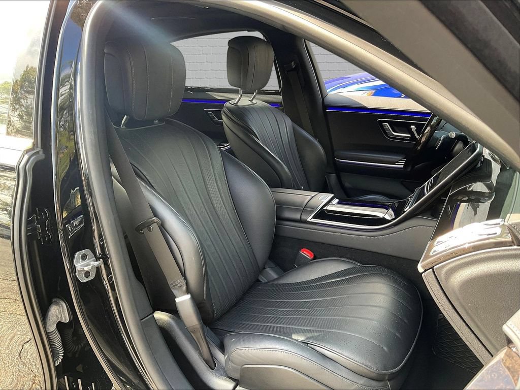 Used 2022 Mercedes-Benz S 500 4MATIC w/ AMG Line Package image 24